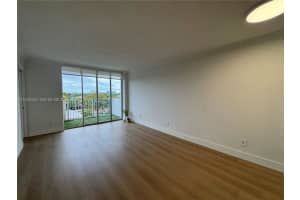2020 Ne 135th St 607, North Miami