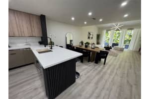 10109 Nw 52nd Ter Doral, FL 33178 - MLS#A11932572