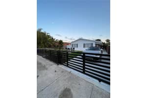 1910 Thomas St 1-2 Hollywood, FL 33020 - MLS#A11932593