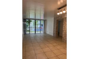 210 Fontainebleau Blvd 214, Miami