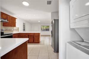 30 Sw 8th St 1 Hallandale Beach, FL 33009 - MLS#A11932617