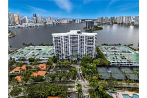 3600 Mystic Pointe Dr 305 Aventura, FL 33180 - MLS#A11932630