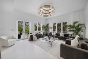 6109 W Laguna Dr W 6109 Miami Beach, FL 33141 - MLS#A11932719