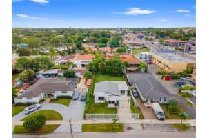 5658 Sw 1st St, Miami