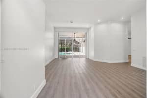 2611 Oakbrook Ln 2611 Weston, FL 33332 - MLS#A11932899