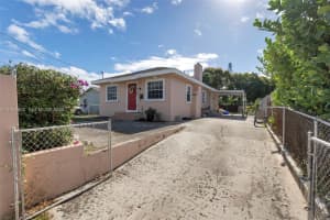 816 20th St West Palm Beach, FL 33407 - MLS#A11932940