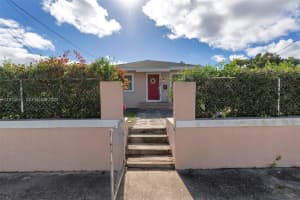 816 20th St West Palm Beach, FL 33407 - MLS#A11932940