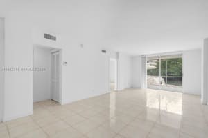 3660 Ne 166th St 114, North Miami Beach