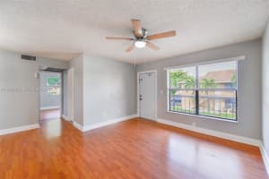 2570 W 67th Pl 21-2 Hialeah, FL 33016 - MLS#A11932976