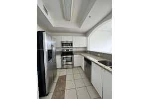 8964 W Flagler St 209, Miami