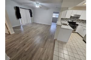 301 Palm Cir W, Pembroke Pines, FL 33025, - MLS#A11933016