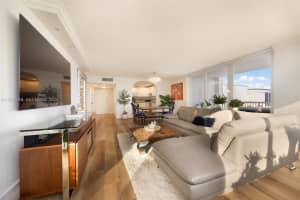 5401 Collins Ave 102 Miami Beach, FL 33140 - MLS#A11933018