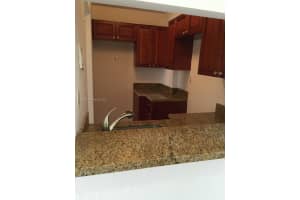 8145 Nw 7th St 406, Miami