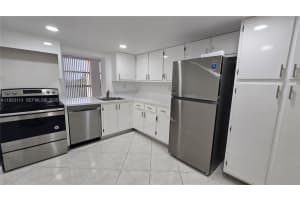 600 Parkview Dr APT 525, Hallandale Beach, FL 33009, Sold 06/15/26