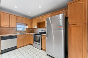 8901 S Hollybrook Boulevard 303, Pembroke Pines, Fl 33025, Pembroke Pines