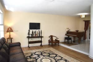 1731 N 54th Ave Hollywood, FL 33021 - MLS#A11933234