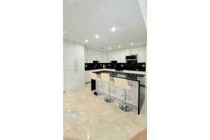 620 Briarwood Cir 1-43 Hollywood, FL 33024 - MLS#A11933285