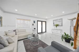 3502 W 72nd St Hialeah, FL 33018 - MLS#A11933336