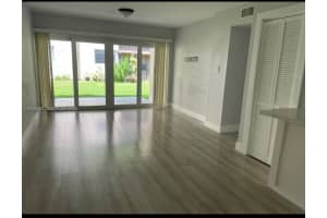 8893 Fontainebleau Blvd 103, Miami