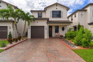 3332 W 95th Ter, Hialeah