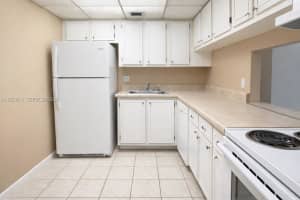 470 Executive Center Dr 2d West Palm Beach, FL 33401 - MLS#A11933613