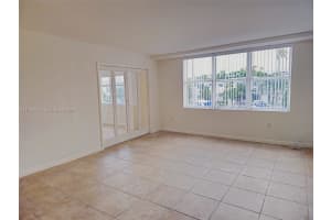 3702 NE 171 St APT 8, North Miami Beach, FL 33160, - MLS#A11933624