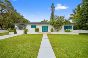 1445 Ne 147th St, Miami