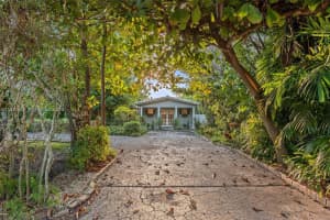 11770 Griffing Blvd, Biscayne Park