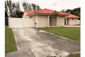 5811 Nw 201st Ln Hialeah, FL 33015 - MLS#A11933670