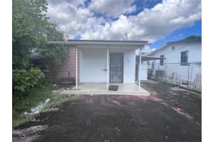 3271 Nw 102nd St, Miami