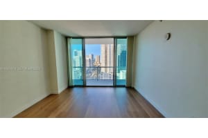 79 Sw 12th St 2411-s, Miami