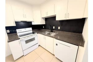 2950 Griffin Rd 3 Dania Beach, FL 33312 - MLS#A11933722