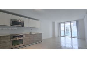 1300 Brickell Bay Dr 1106, Miami