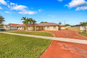 165 W 50th St Hialeah, FL 33012 - MLS#A11933812