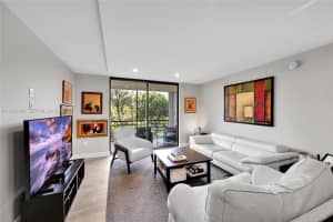 1400 Saint Charles Pl 323 Pembroke Pines, FL 33026 - MLS#A11933946