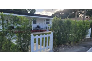 208 Se 4th St 1-2 Hallandale Beach, FL 33009 - MLS#A11933984