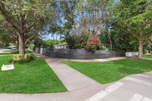 6511 Riviera Dr Coral Gables, FL 33146 - MLS#A11933989