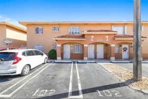 2425 W 76th St 102, Hialeah