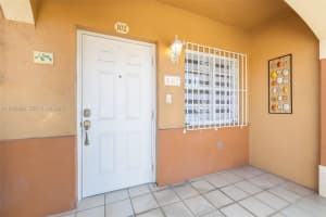 2425 W 76th St APT 102, Hialeah, FL 33016, - MLS#A11933996