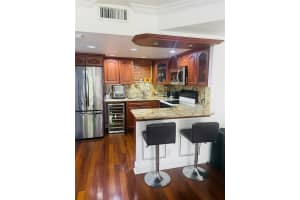 B, 8290 Lake Dr APT 420, Doral, FL 33166, - MLS#A11934004