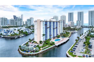 400 Kings Point Dr 1604 Sunny Isles Beach, FL 33160 - MLS#A11934089