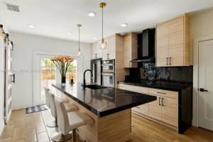 1363 Biarritz Dr, Miami Beach