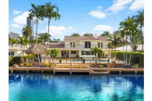 624 Palm Dr, Hallandale Beach