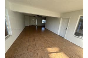 8511 Nw 11th St Pembroke Pines, FL 33024 - MLS#A11934157