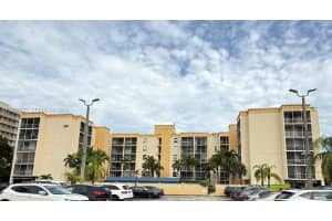 2935 Ne 163rd St 3p North Miami Beach, FL 33160 - MLS#A11934203