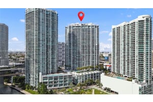 90 Sw 3rd St 2109, Miami