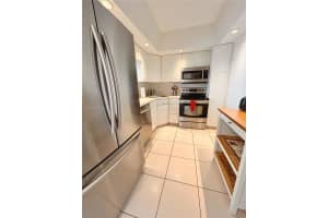 5601 Collins Ave 1019 Miami Beach, FL 33140 - MLS#A11934286