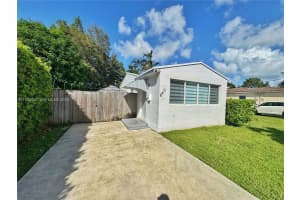 640 Sw 6th St Hallandale Beach, FL 33009 - MLS#A11934330