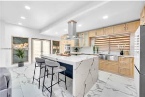 4708 Alton Rd Miami Beach, FL 33140 - Off Market