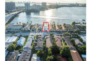 2150 Bay Dr Miami Beach, FL 33141 - MLS#A11934383